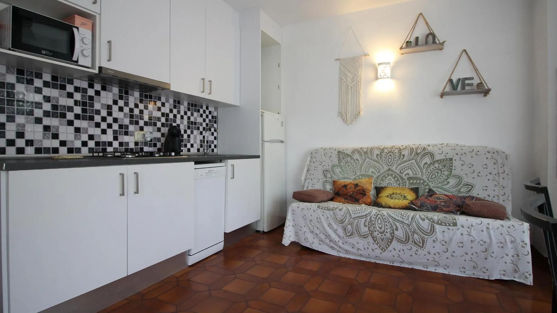 Apartamento Centrico A 20M De La Playa Del Puerto Con Tv, Aire Acondicionado Y Terraza - Es-228-189 Llança Španělsko